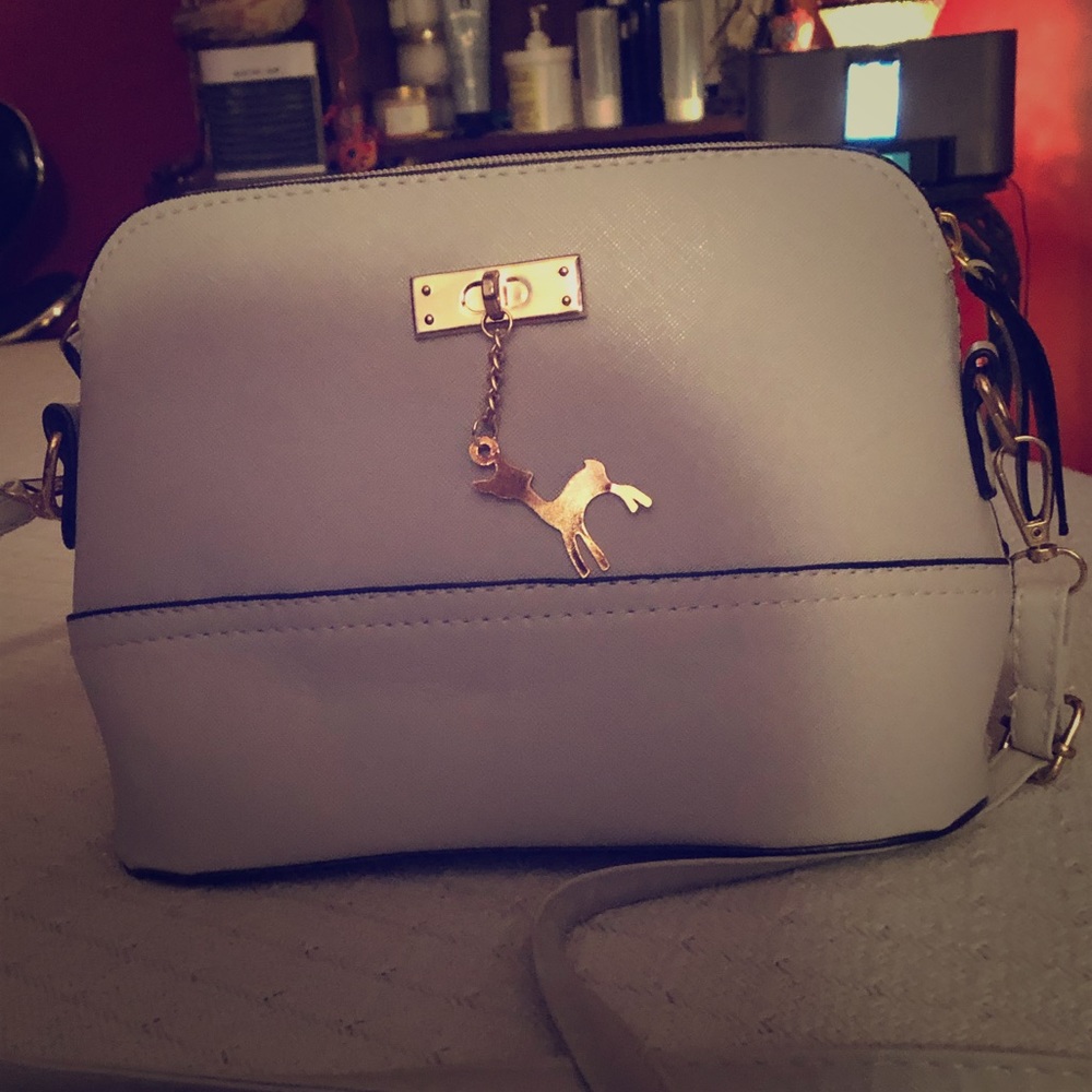 🤗. 3 for $25 Purse light lavender